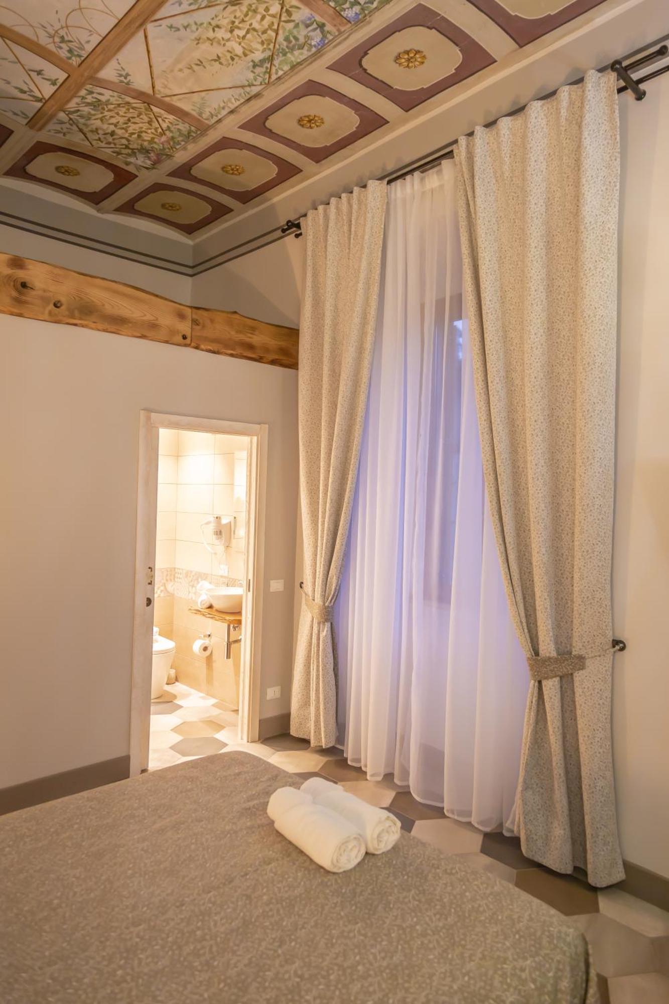 Bed and Breakfast La Rondine Tagliacozzo Habitación foto